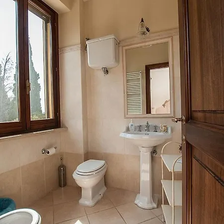 Villa Sleeps 21 Wifi Assisi